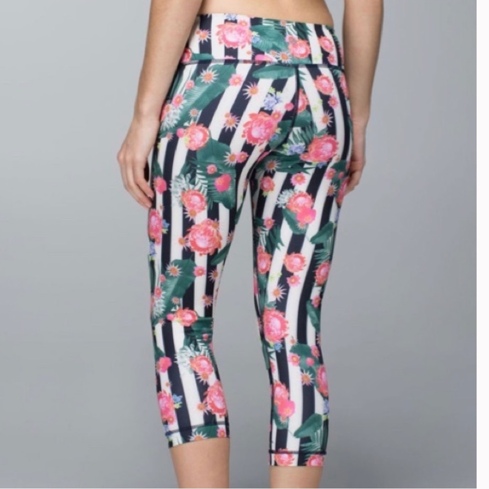 ✨SALE✨NEW Rare Lululemon Capri Tropical Yoga Legging Stripe SIZE 6 Wunder Under